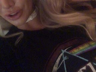 danniiharwood onlyfans thin skin sucks rubber dick