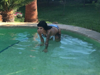 Peachhes onlyfans cute slut masturbates with a vibrator