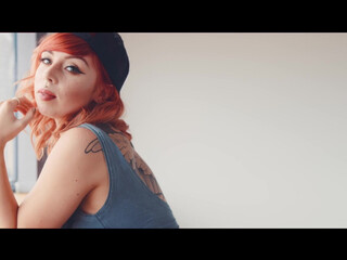 Peachhes onlyfans black haired bitch shows her boobs