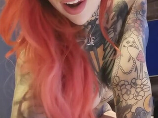 Peachhes onlyfans black-haired babe jerks off her cunt