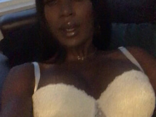 Maya onlyfans Dark haired beauty