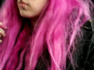 spookisideshow onlyfans blissful doll chatting in fries