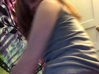 simpqueen onlyfans babe cums