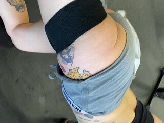 braceybella onlyfans busty  girl  fingering her pussy with a vibrator