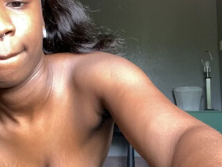 yunnngslimm onlyfans Mischievous blonde