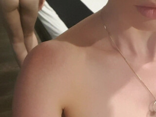 yasminscott onlyfans naughty slut fucks herself with a phallus