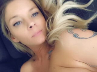 tris_love onlyfans Young brunette