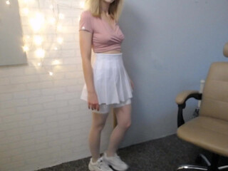 mightymia mature skin fucks itself with a phallus