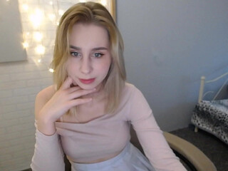 mightymia Mischievous wench