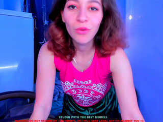 madisoncoy shy slut pulls juicy cunt