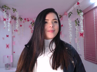 gabby_hill jerking off the clit on the bed