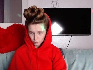 toxl luxurious bitch fucks pussy with phallus