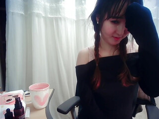 lovely_dana busty wench cums after handjob