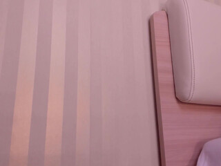 aminaswan_ naughty courtesan fucks with phallus