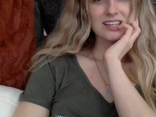 peachezzs passionate chick shines pussy