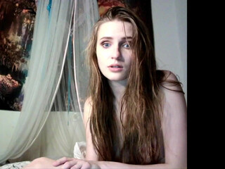 freya_nordstar busty kitty sucking penis