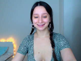 elissbaby graceful bitch masturbates pussy