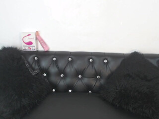 daddys_petite_girl_ mama is cumming heavily