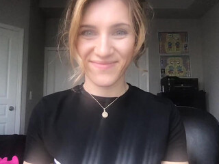 blondelovetoy Flirty slut