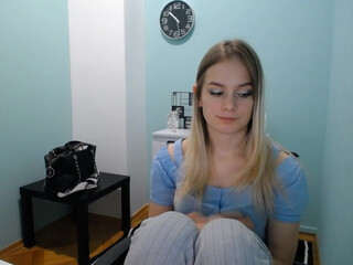 ann_livv charming ladies lend themselves to lust