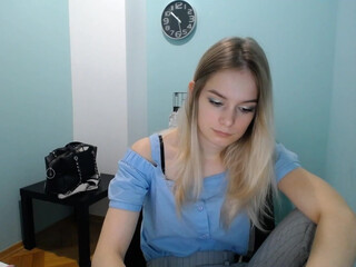 ann_livv cool girl masturbates anus