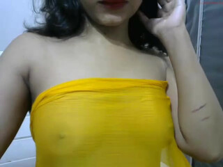 pilowprincess fucks herself with different sized dicks