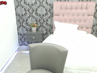 laurenn_connor fat chick fucks cunt with phallus