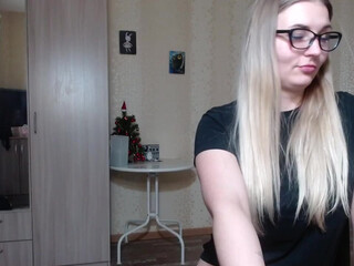 emievalilybtrfly Adorable wench