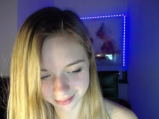 blonde_andcute fingering her asshole