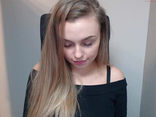 beckytras cute brunette sucking dick