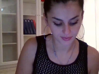 arieennee yelling from violent orgasm