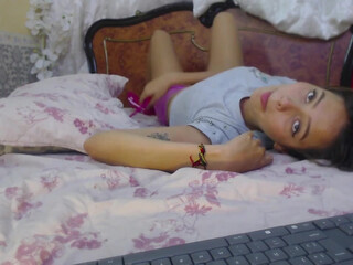 amanda_allen Mischievous woman