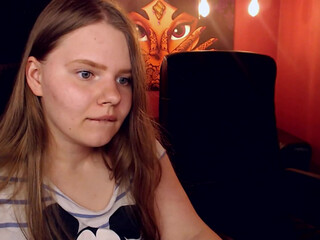 sweetsinsss Black brunette