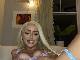 lissapolooza amazing wench fucks herself with sex toys