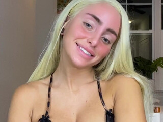 lissapolooza busty mare caresses pussy