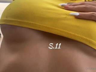 kimytv hot babe gently jerks pussy