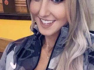 kayleighcoxx84 hot bitch caresses shaved cunt