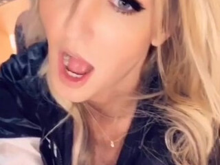 kayleighcoxx84 cute slut caresses intimate places