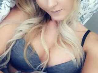 kayleighcoxx84 Obstinate wench