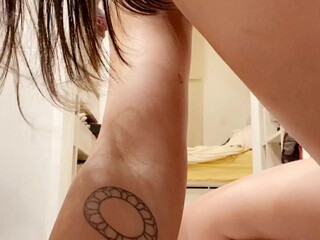 itsnicolebelle shows off her milking