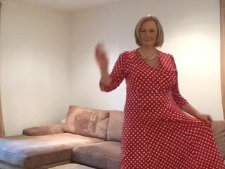 courtesananna hot bitch passionately pulls pussy