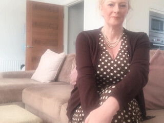 courtesananna lustful chatting in free chat