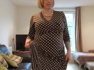 courtesananna beautiful lady gently masturbates pussy