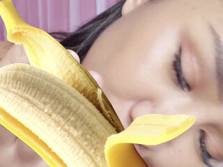 trixiecookie beauty is resting with pussy