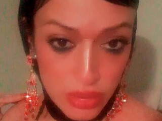 thatsmimi  in uniform