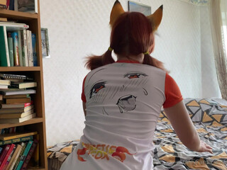 sweetiefox fucks herself in front of the webcam