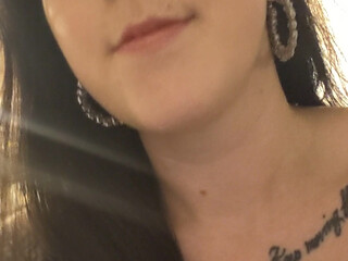 svnflowerqueen Pretty female