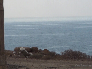 preggomilky attractive model entertains erotic shows