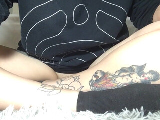 plantmamiiii housewalker reveals her delicious body