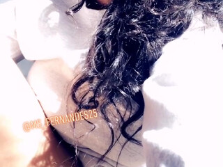 ms fernandes 25 babe sat hard masturbating pussy